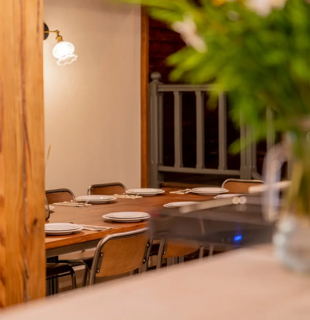 Reserva tu mesa en el restaurante Taberna Rabuda en Vigo
